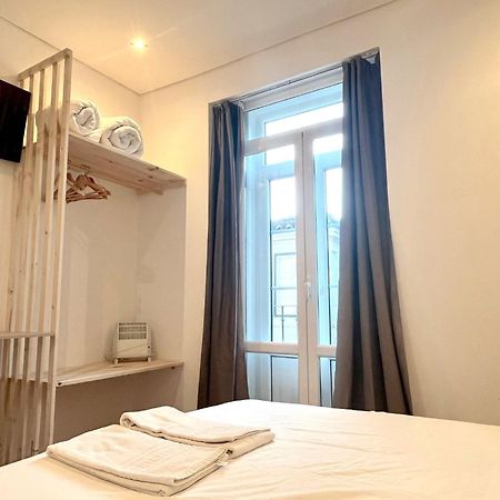 Bairro Alto Hostel Lisbona Esterno foto