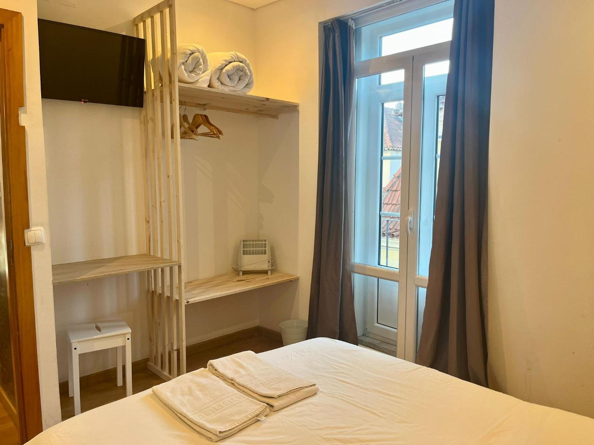 Bairro Alto Hostel Lisbona Esterno foto