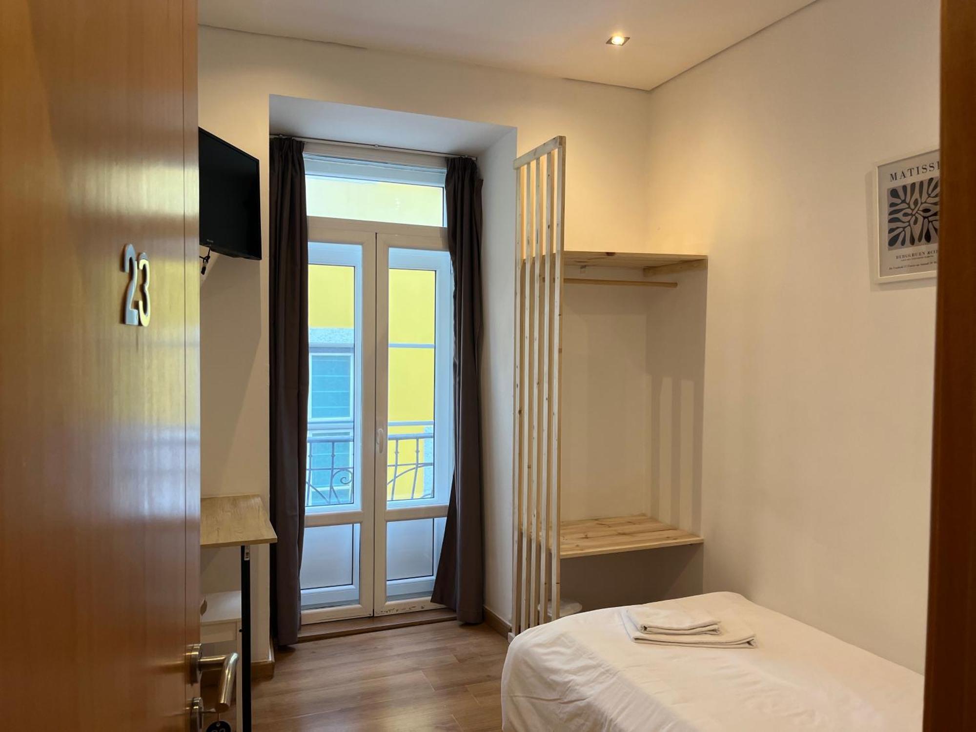 Bairro Alto Hostel Lisbona Esterno foto