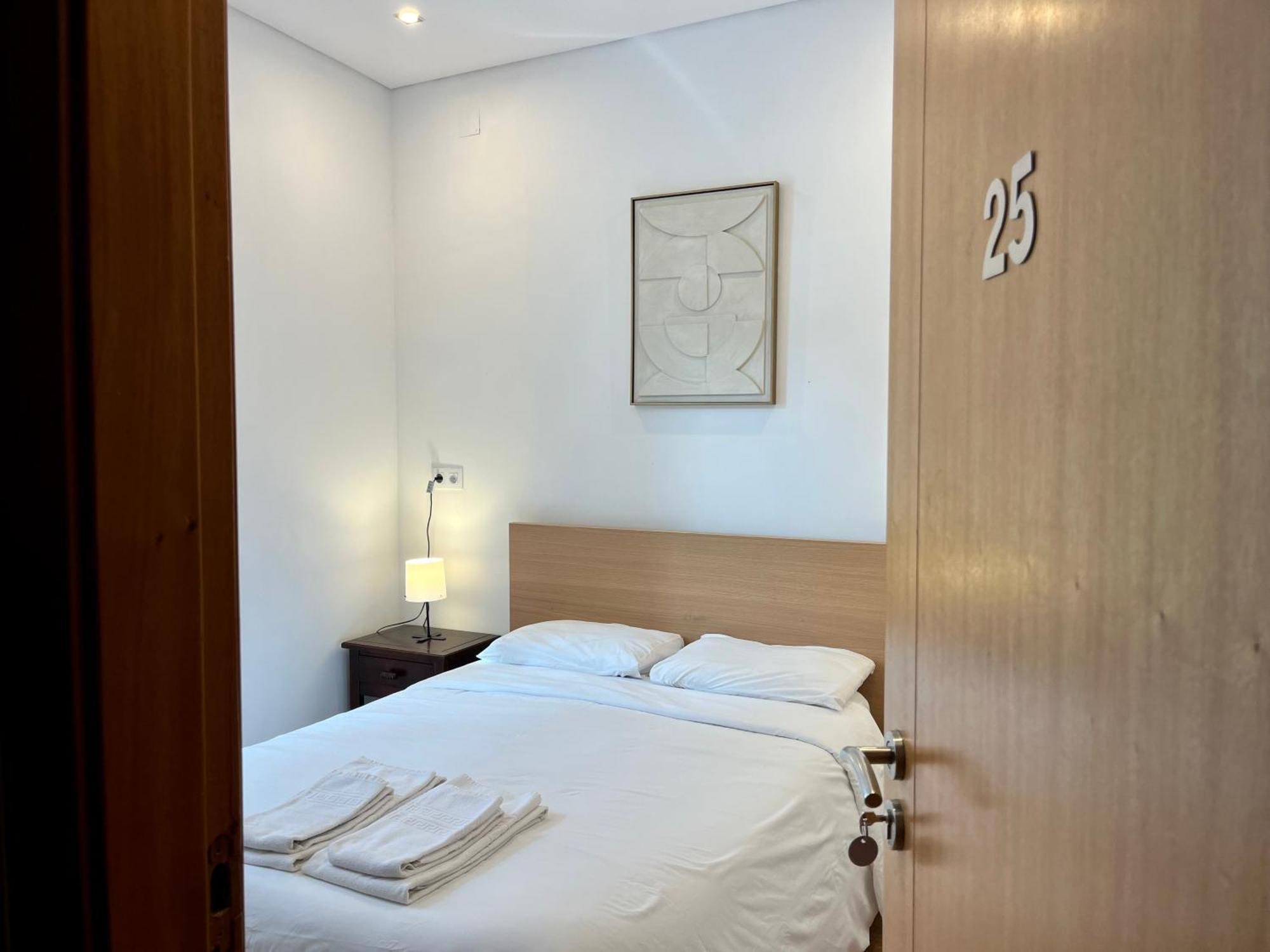 Bairro Alto Hostel Lisbona Esterno foto